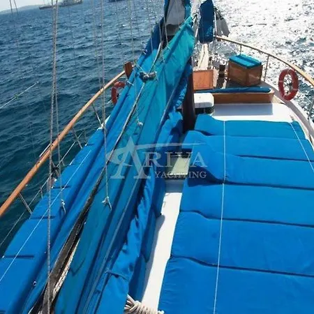 Botel Selvese Luxury Collection Yatching *