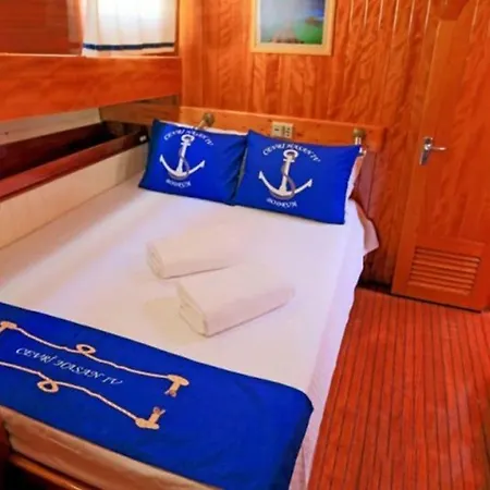 Botel Selvese Luxury Collection Yatching