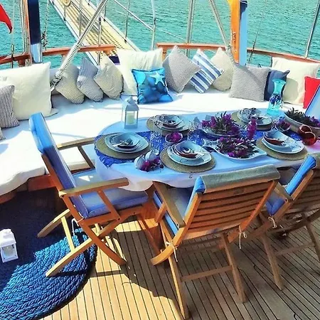 Botel Selvese Luxury Collection Yatching