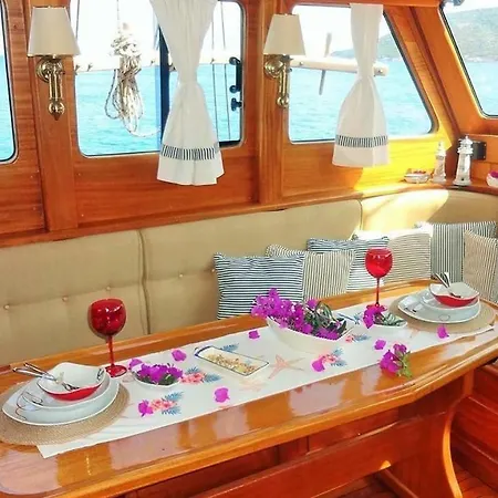 Selvese Luxury Collection Yatching Botel *
